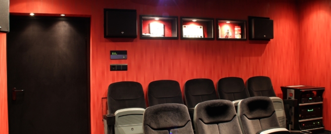 home-theater-873241_1920-669x272 